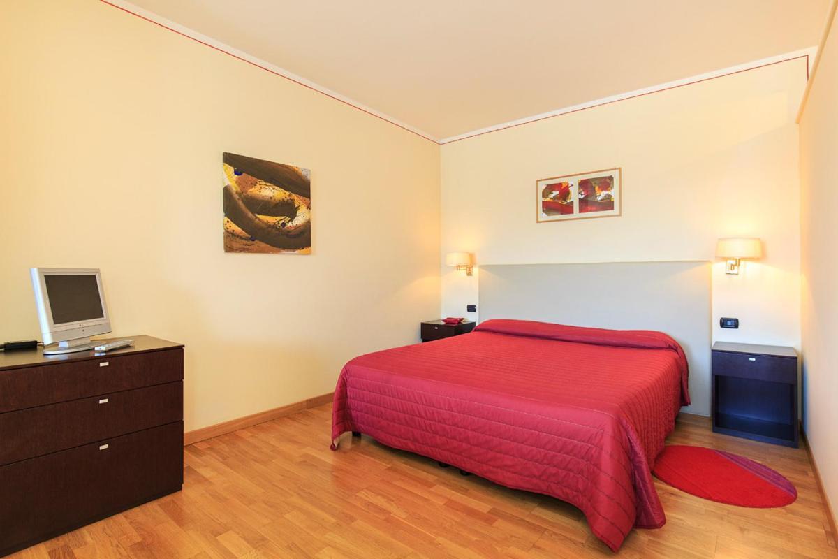 Hotel Residence La Luna Nel Porto Stresa Kültér fotó