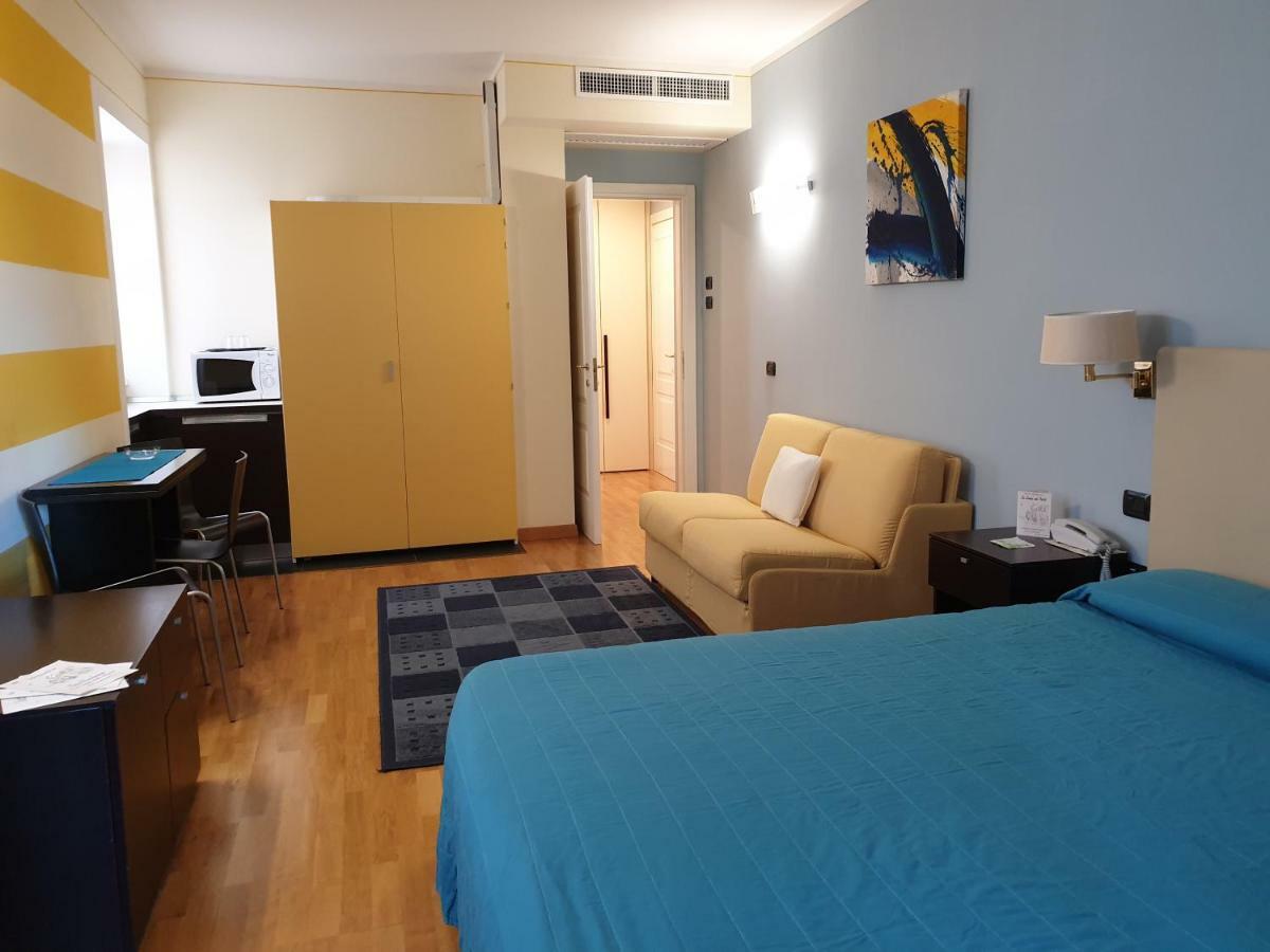 Hotel Residence La Luna Nel Porto Stresa Kültér fotó