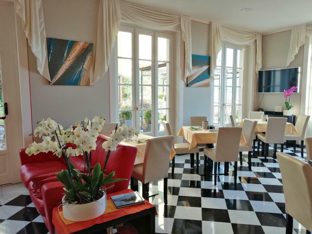 Hotel Residence La Luna Nel Porto Stresa Kültér fotó
